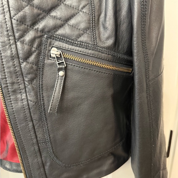 Renuar Quilted Black Leather Jacket - Picture 5 of 7